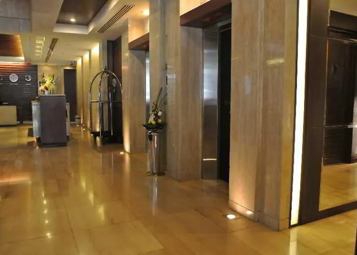Furamaxclusive Asoke,