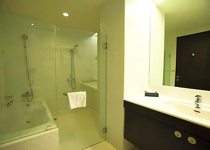Furamaxclusive Asoke, 4*